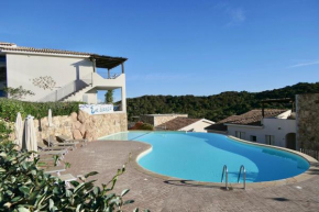 Residence con piscina a 4 km da Baja Sardinia Mucchi Bianchi